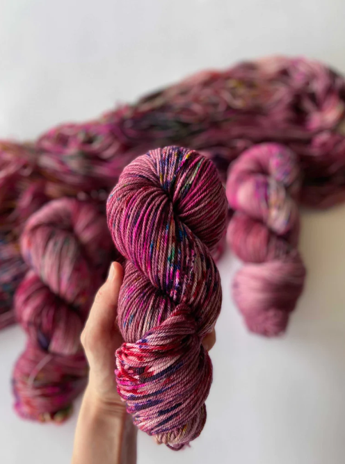 Ruby and Roses - Rose DK