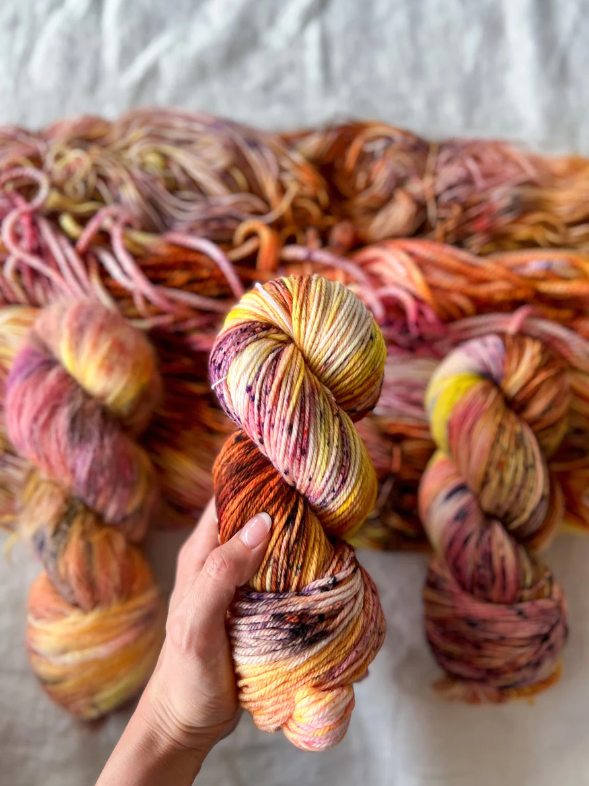 Ruby and Roses - Rose DK