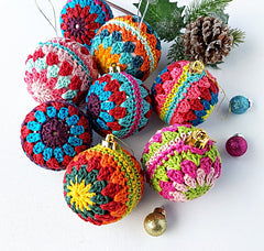 Easy Granny Christmas Baubles 12/13