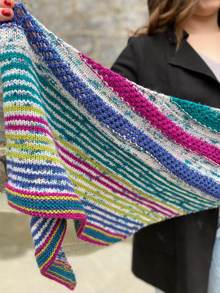 Wonderland Yarns - Sussurro Shawl/Chevron Stripes Kit