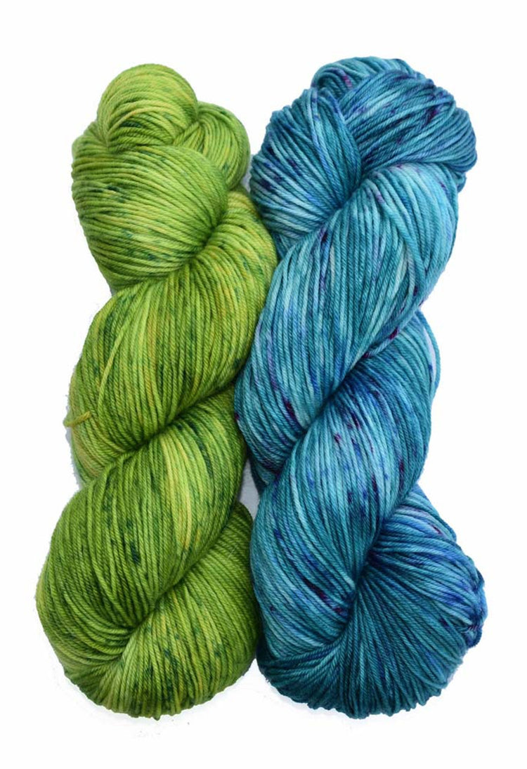 Wonderland Yarns - Diminishing Colors Cowl Kit